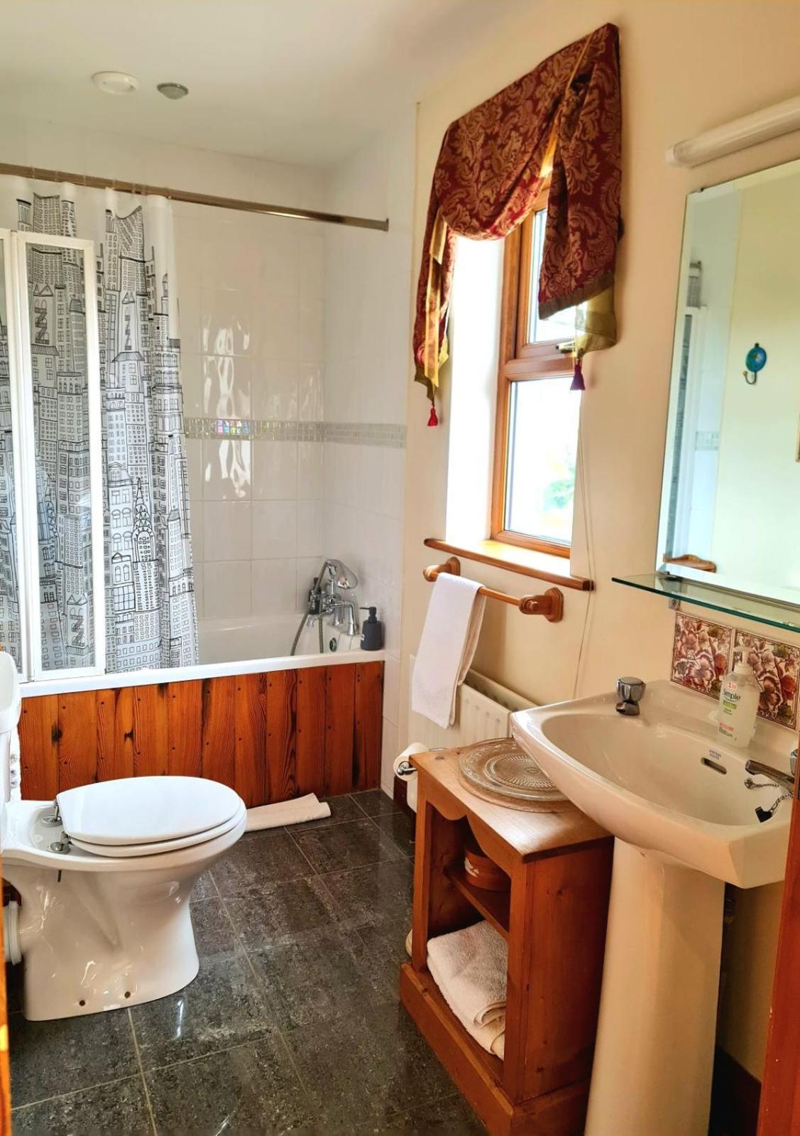 The Garden Gates Guest Accommodation 캐슬바 외부 사진